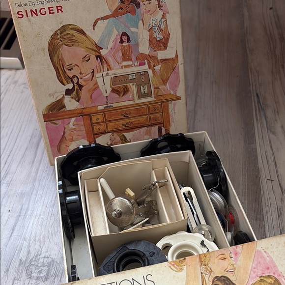 Singer Accessories & Manual Touch and Sew Zig Zag Sewing Machine Mode - Picture 1 of 7